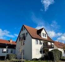 Charmante 4-Zimmer-Maisonette-Wohnung mit Balkon (renoviert) - Neckartenzlingen