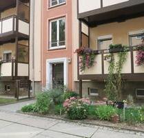 SOFORT einzugsbereit: Sanierte Wohnung in ruhiger, grüner Lage! Drei helle Räume Bad mit Wanne! - Gera