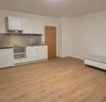 Apartment mit eigener Küche & geteiltem Bad - Rielasingen-Worblingen