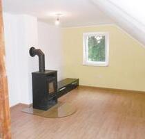 BEHAGLICHE 3-ZI-DG-WHG. MIT HEIZ-KAMIN & GARTEN-NUTZUNG ! - Herleshausen