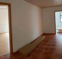 3 Raum Dachgeschoss Wohnung - 419,00 EUR Kaltmiete, in Reichenbach im Vogtland (PLZ: 08468)