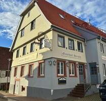 **Kernsanierte 3-Zimmer Wohnung mit Altbaucharme in Wurmberg**