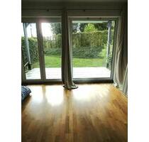 Außergewöhnlich schöne 2,5 Z EG-Whg m. Blick in's Grüne - Weingarten