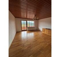 Helle 4-Zimmer-Wohnung mit Balkon und Garage in Lam (Frahles)