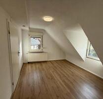 • Sanierte 3-Zimmer-DG-Wohnung Stadtmitte - Rutesheim