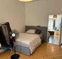 1 Großes Zimmer 33qm - 700,00 EUR Kaltmiete, ca.  33,00 m² in Berlin (PLZ: 14052) Charlottenburg-Wilmersdorf