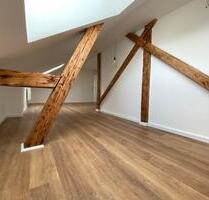 Helle Dreizimmer-Wohnung im Herzen Owschlags – Balkon & Garage