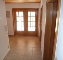 Helle 4-5 Zimmer-Dachgeschoss-Wohnung in gepflegtem ZFH - Lorch