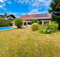 EFH im Bungalowstil mit Pool, Garten und Einliegerwohnung - Fürstenfeldbruck