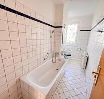 3-Raum-Wohnung mit Balkon und Wanne - Halle (Saale) Gesundbrunnen