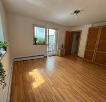 Wohnung bzw. Halbe Wohnung (2 Zimmer) an Studenten, Azubi - Münchberg