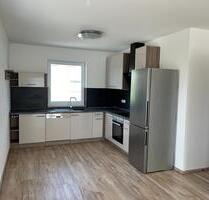 Schöne helle Wohnung ( KFW55) mit mit Balkon, Nebenraum, Garage - Saal an der Donau