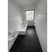 2-Zimmer-Wohnung mit 2 Balkonen in Singen (EG, 70 m²) - Singen (Hohentwiel)
