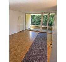 Helle 3-Zimmer-Wohnung mit Loggia in Krefeld Bockum