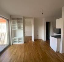 Moderne 1,5-Zimmer-Wohnung mit Balkon & Aufzug in Berlin-Treptow