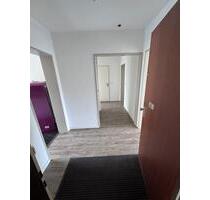 Helle 3-Zimmer-Wohnung mit Balkon, Einbauküche & Tiefgarage in Dü - Düsseldorf Stadtbezirk 6