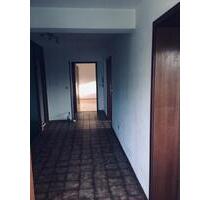 Zu vermieten: DG-Wohnung mit Balkon in Schmelz Primsweiler