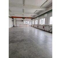 Hallenfläche 400m² zum Mieten - 2.800,00 EUR Kaltmiete, ca.  400,00 m² in Renningen (PLZ: 71272)
