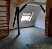 von privat 2 Raum Wohnung über 2 Etagen - Merseburg