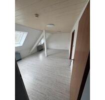 Helle Dachgeschosswohnung - 510,00&nbsp;EUR Kaltmiete, ca.&nbsp; 74,00&nbsp;m&sup2; in Gelsenkirchen (PLZ: 45894) Buer