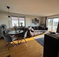 Schöne Wohnung 1. OG 65 qm mit Süd-Westbalkon in 86381 Krumbach - Balzhausen