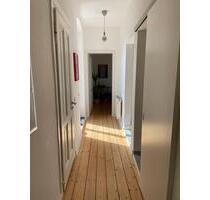 !!Untermiete Januar!! Altbau mit großem Sonnenbalkon in Ehrenfeld - Köln