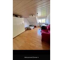 *TOP-Lage* 4 Zi Wohnung, WGFam, 5min zur Uni, 3min Zentrum - Stuttgart Vaihingen