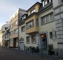 WOHN- und GESCHÄFTSHAUS IN ZENTRALSTER LAGE IN SIEGBURG AM MARKT