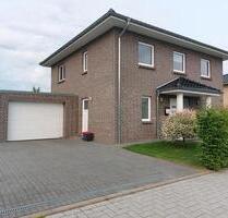 Einfamilienhaus mit Garage in Schleswig