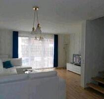 Haus mit neuer Heizung - 480.000,00 EUR Kaufpreis, ca.  100,00 m² in Wiesbaden (PLZ: 65199) Dotzheim