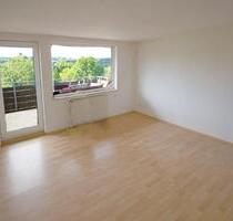 Uslar: Helle 4-Zimmer-Dachgeschosswohnung mit gr. Balkon, zentral