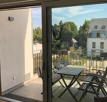 Modernes und stilvolles 2-Dachgeschosswohnung in Berlin Lichterfelde mit Terrasse