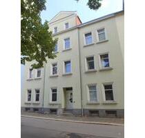 Kleine 3-Zimmer-Wohnung mit Laminatboden, hochwertige Einbauküche kann übernommen werden - Riesa Canitz