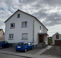 Zweifamilienhaus mit zwei Eigentumswohnungen, gr. Garten, Lorsch