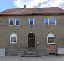 Sanierungsbedürftiges Sandsteinhaus in der Altstadt von Hofheim - Hofheim in Unterfranken