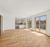 Neubau-Charme im Obergeschoss – stilvolle 3-Zimmerwohnung mit Weitblick in ruhiger Lage - Attenkirchen