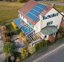 Große Doppelhaushälfte mit Wintergarten, Garage und PV Anlage - Tirschenreuth