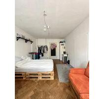 Schönes helles 15 m² Zimmer befristet ab 01.09.25 am Marktplatz - Schwäbisch Gmünd