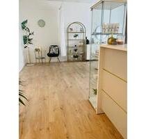 Platz im Studio zu Untermiete - 400,00 EUR Kaltmiete, ca.  25,00 m² in Karlsfeld (PLZ: 85757)