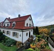 Doppelhaushälfte in Aue mit Garagen und Gartenhaus - Aue-Bad Schlema