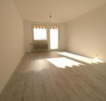 Frisch renovierte 2-Zimmer-Wohnung mit Abstellkammer, Balkon & Tiefgarage – Erstbezug ab 01.06.2025 - Oberasbach