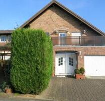 Zweifamilienhaus 1 OG Wohnung zu Mitte ab September - Bergheim Ahe