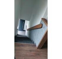 Maisonette-Wohnung mit Parkplatz, separatem Eingang in Bielefeld