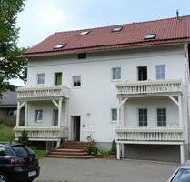 2,5 Raum-Wohnung m.Balkon, Küche, Bad (Du,Wanne) voll saniert - Elgersburg