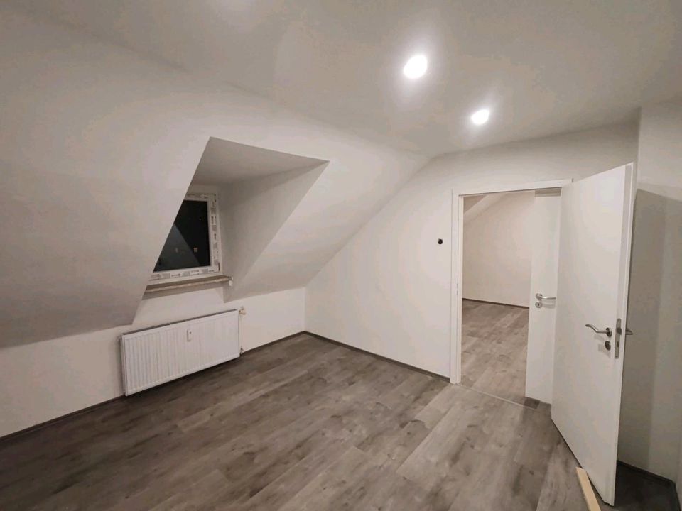 Helle Modernisierte Wohnung Kernsaniert 56qm 2,5 Zimmer - Duisburg Beeck