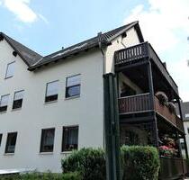 Günstige 2-Raum-Dachgeschosswohnung mit Balkon in Chemnitz