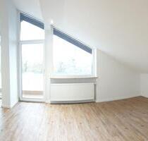 Helle Dachgeschosswohnung in Gerolfing! - Ingolstadt