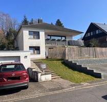 Zweifamilienhaus zentral auf dem Land - vermietet - Much