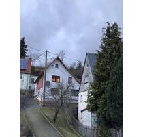 Kleines Haus für die kleine Familie mit 300 m² Garten - Großschirma