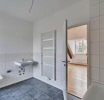 2er-WG geeignete 3 Zimmer-Dachgeschoß-Wohnung mit Einbauküche! - Nürnberg Falkenheim
